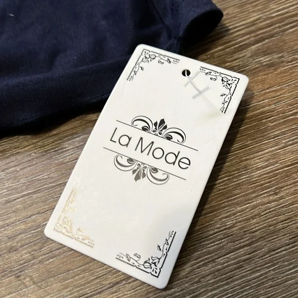 La Mode navy sleeveless knit front shirt - Picture 2 of 5